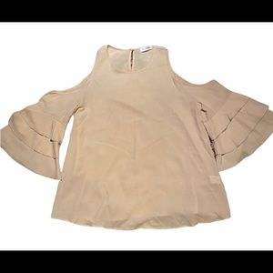 ✨ Bell Sleeve Cold Shoulder Top✨